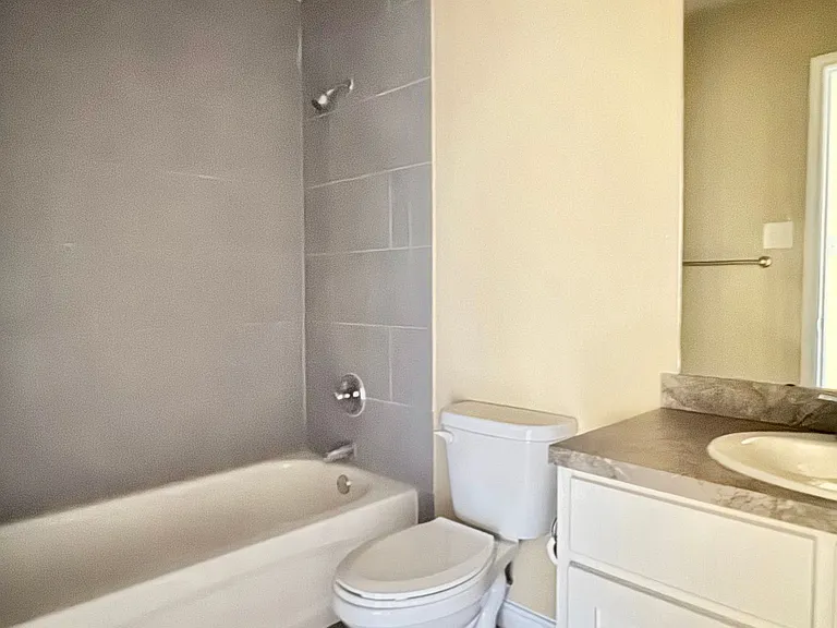106 W Kathey Rd #B — Photo 7