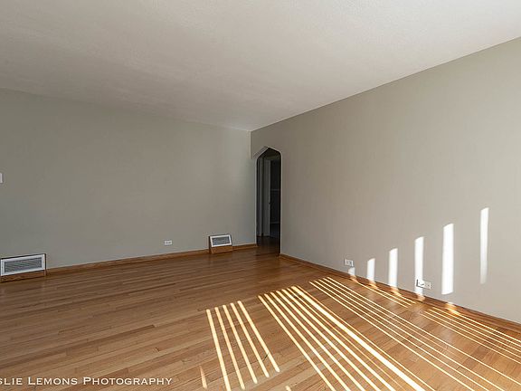 5th image of 730 N Harvard Ave