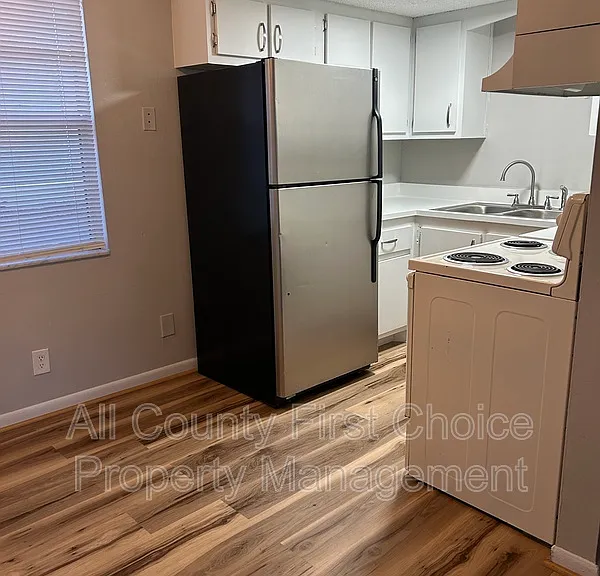 460 93rd Ave N #8 — Photo 12