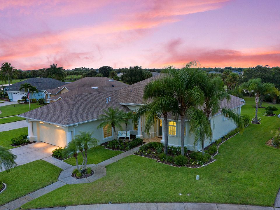 1st image of 2571 Canterbury Cir