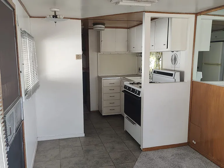 1659 W Wetmore Rd #2 — Photo 11