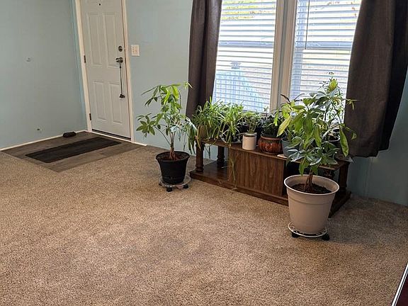 2nd image of 204 Chestnut Meadows Rd