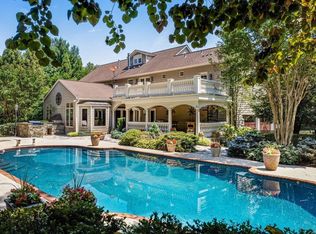 10919 Belgravia Ct, Great Falls, VA 22066