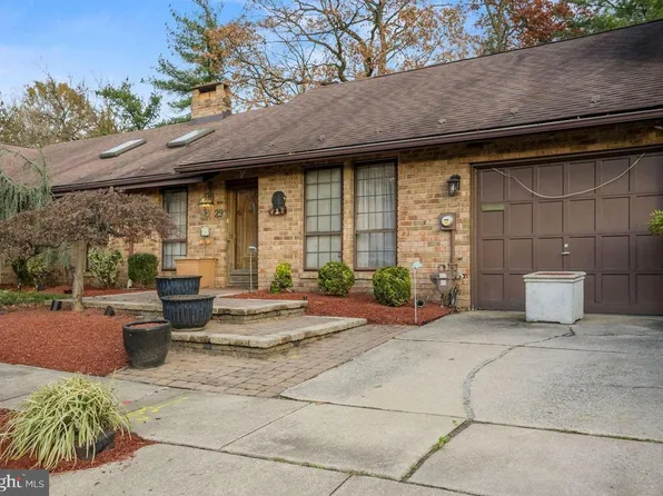 29 Lafayette Ln, Cherry Hill, NJ 08003