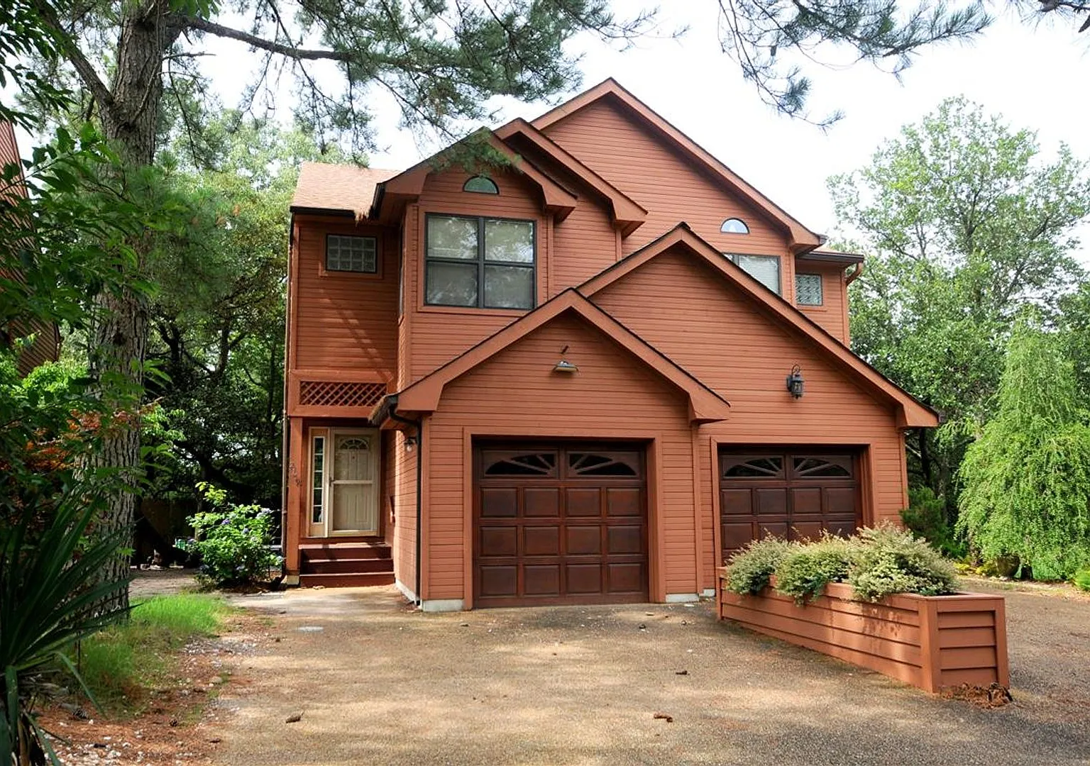 Recently updated three bedroom, two story condo located just blocks from the Chesapeake Bay! — Photo 1