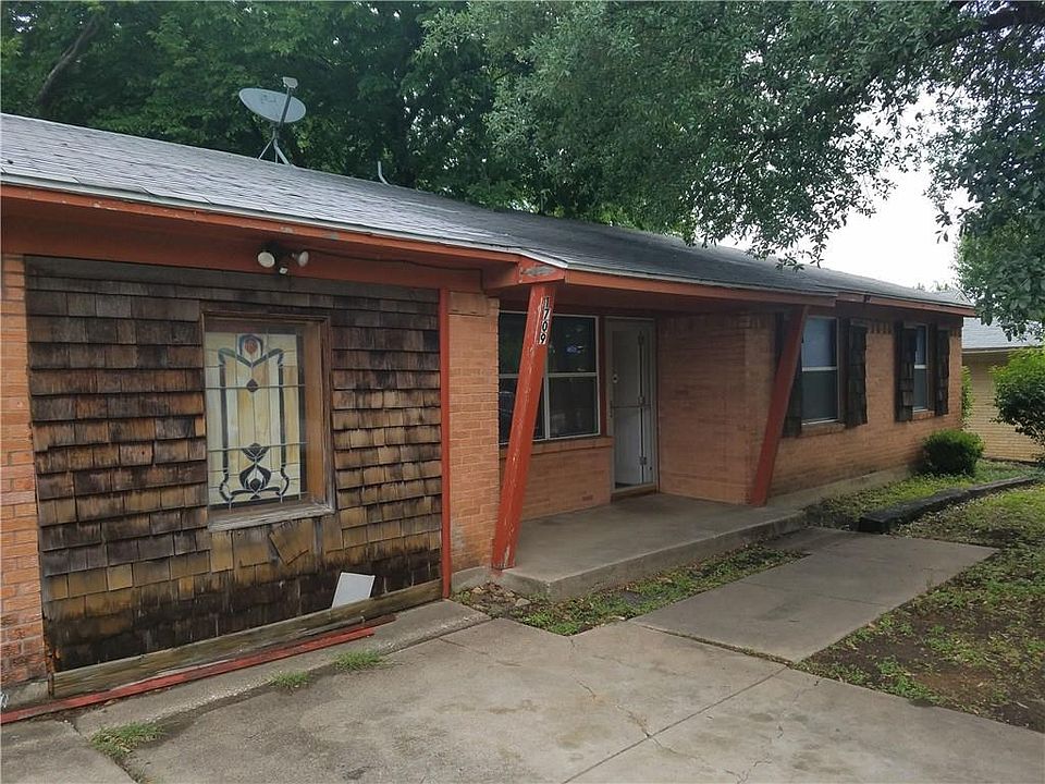1st image of 1709 E Park Row Dr