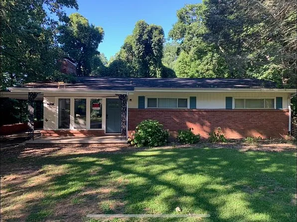 9940 Summer Breeze Dr, Ooltewah, TN 37363