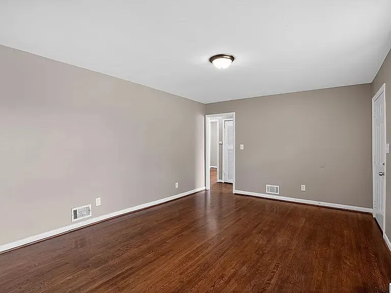 317 Westwood Dr — Photo 6