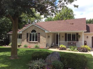 415 N Center St, Gardner, IL 60424