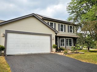 668 Forest Way, Bolingbrook, IL 60440