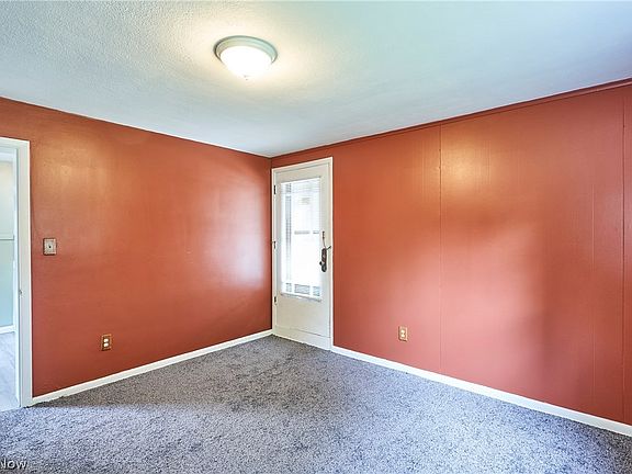 4th image of 275 E 200th St