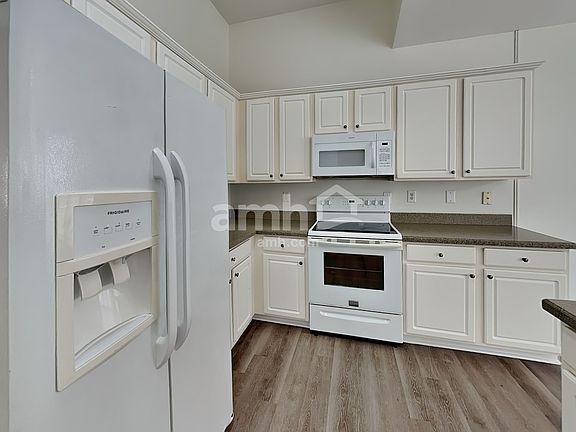 3rd image of 13436 Planters Row Dr