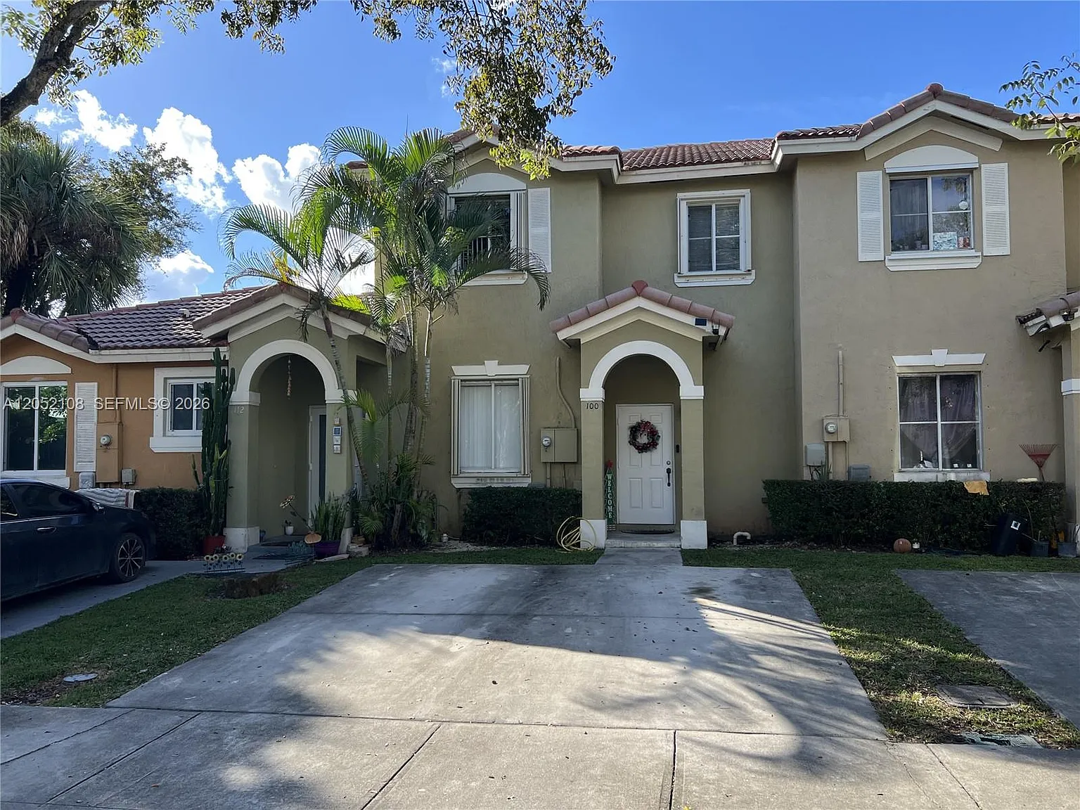Mowry Villas — Photo 1