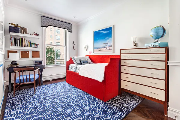 Sold by Compass | media 9