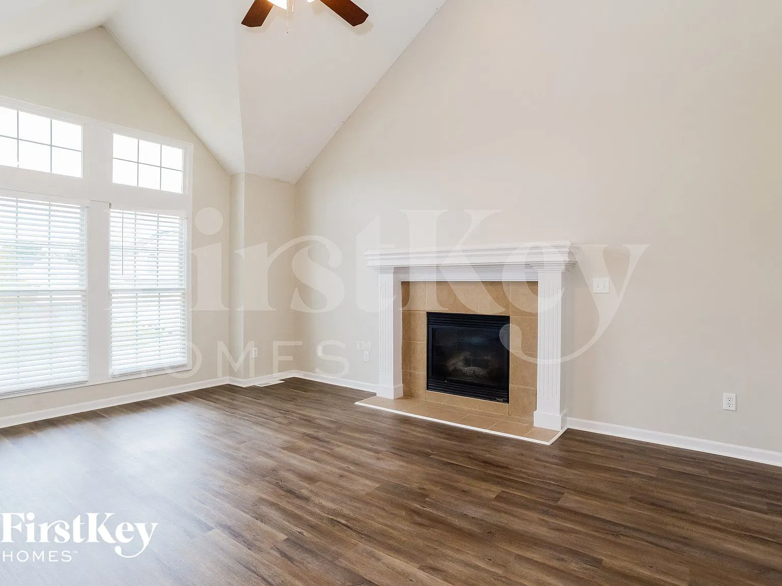 4 bed, 3.0 bath, 1901 sqft, $2,900 — Photo 3