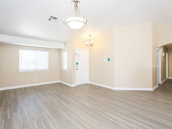 5th image of 1220 Hickory Grove Cir