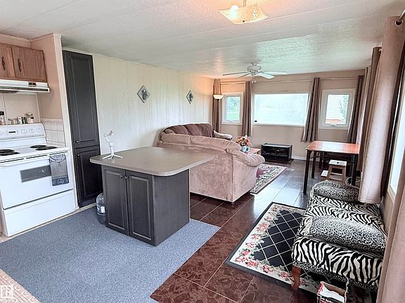 5th image of 3040 Central Dr