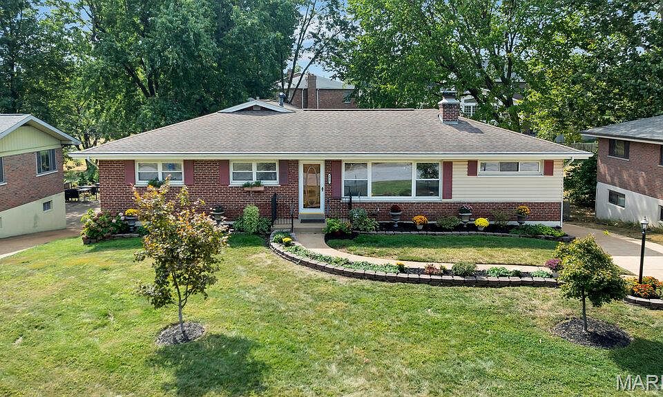 1st image of 8867 Red Oak Dr