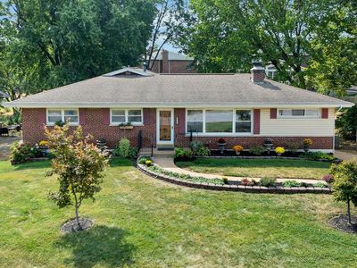 8867 Red Oak Dr, Saint Louis, MO, 63126