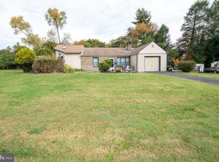 8003 Hammond Rd, Cheltenham, PA 19012