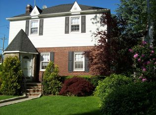 114 Stevenson St, Lynbrook, NY 11563
