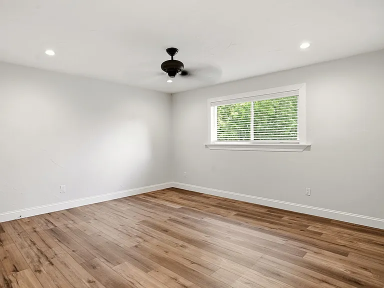 7354 Walling Ln — Photo 22