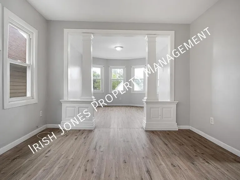 529 Winslow Ave #UPPER — Photo 9