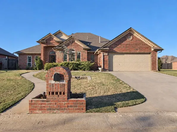 11229 Kingsgate Dr, Oklahoma City, OK 73170