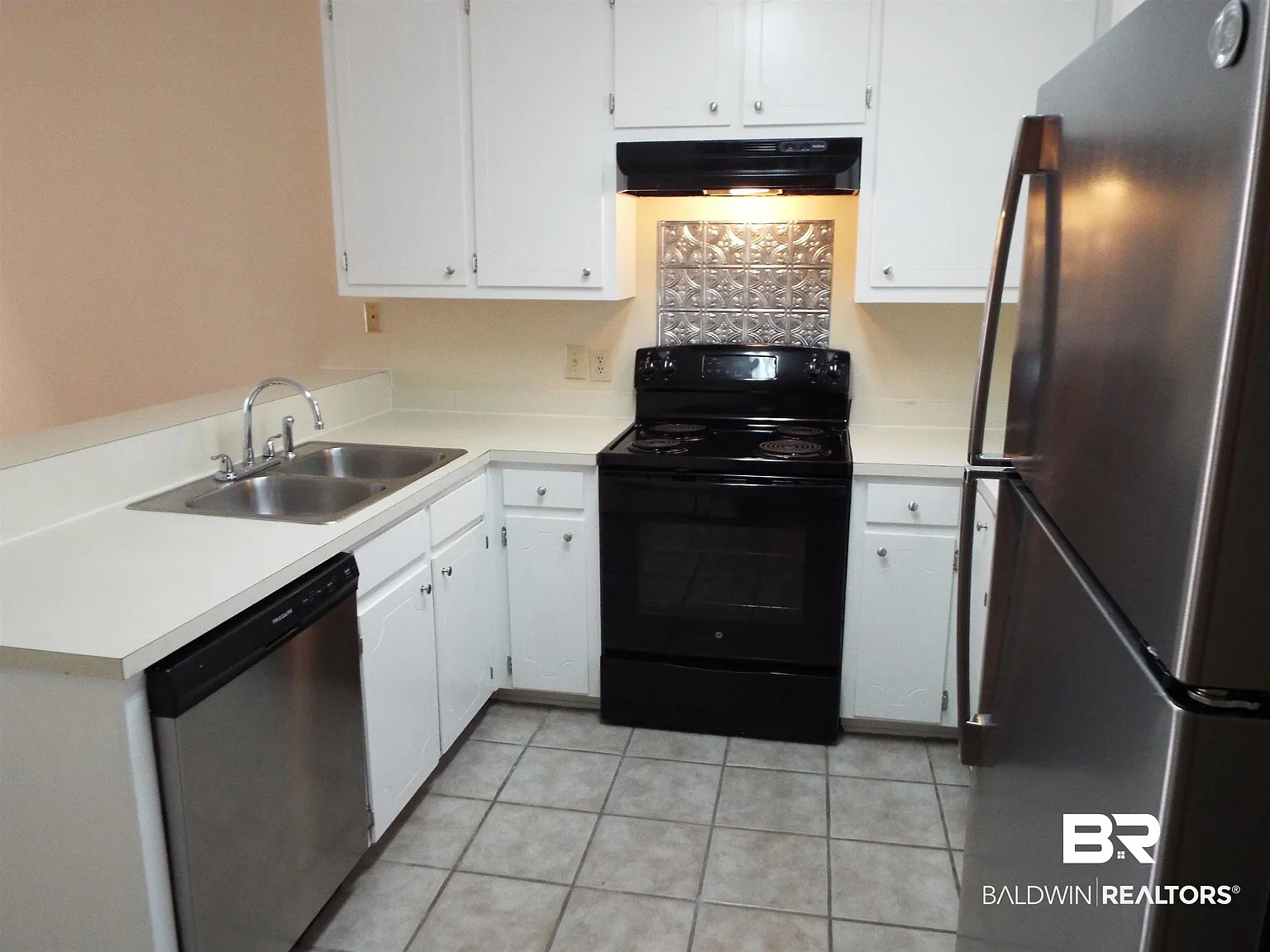 3 bed, 2.0 bath, 1378 sqft, $1,500 — Photo 4