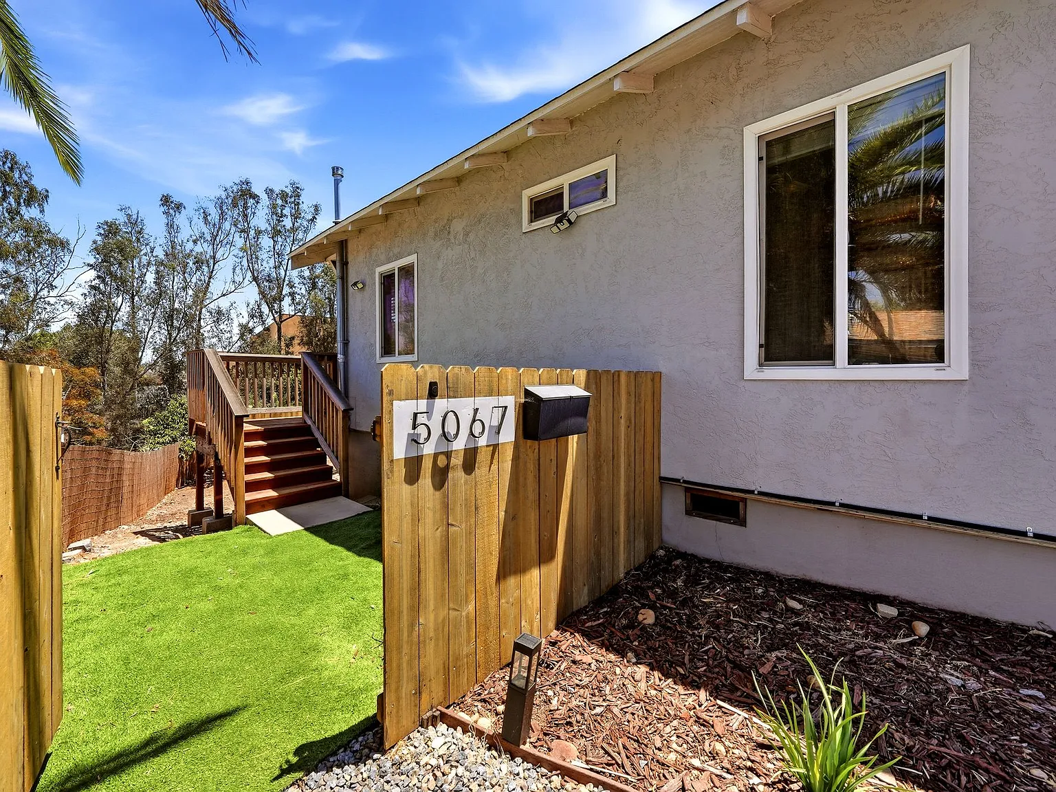 2 bed, 750 sqft, $2,800 — Photo 2