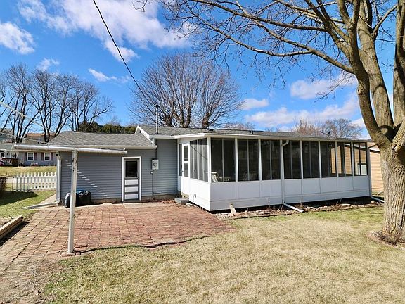 3rd image of 2330 Evergreen Dr