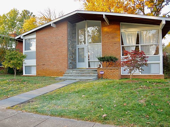 2nd image of 6209 Lone Oak Dr