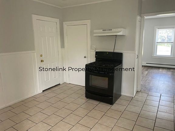 3rd image of X61 Elm St #2L