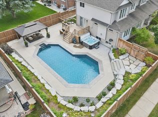 1 Teal Dr, Guelph, ON N1C 1G3
