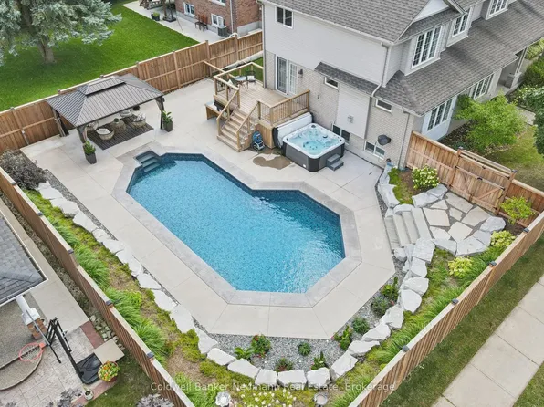 1 Teal Dr, Guelph, ON N1C 1G3