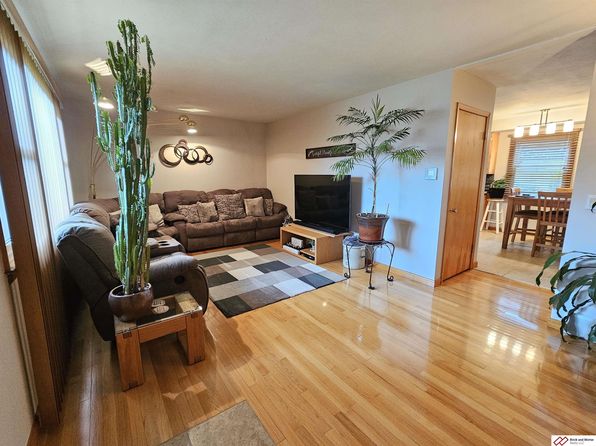 2220 Hillcrest St, Beatrice, NE 68310
