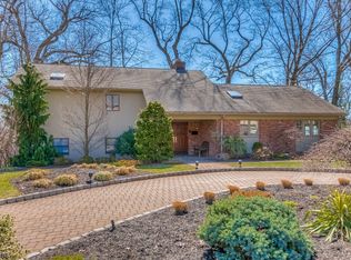 2 Tree Top Dr, Springfield, NJ 07081