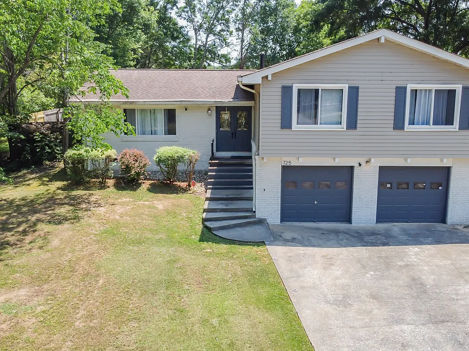725 Swamp Creek Dr