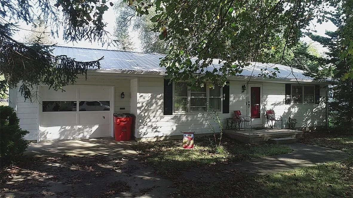 1415 W South 1st St photo 1