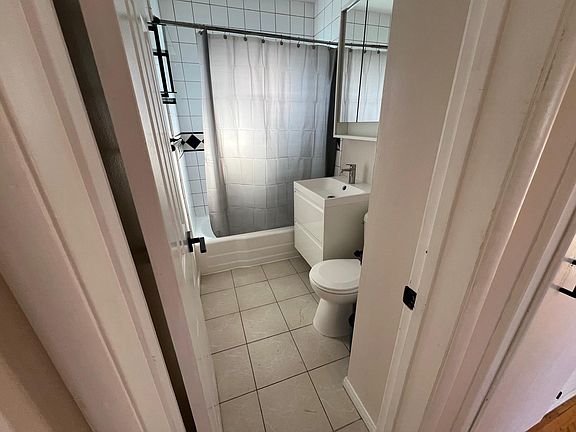 5th image of 714 Bay St APT 3