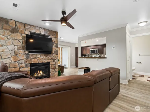 11121 7th Place W #D, Everett, WA 98204