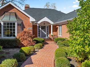 2371 Dorina Dr, Northfield, IL 60093