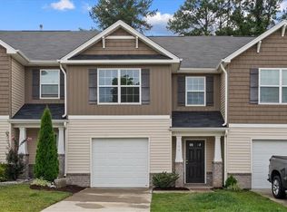 104 Crepe Myrtle Ln, Jamestown, NC 27282