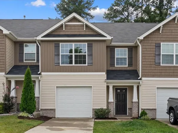 104 Crepe Myrtle Ln, Jamestown, NC 27282