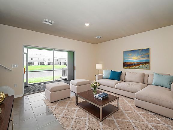 4th image of 15038 Wildflower Cir
