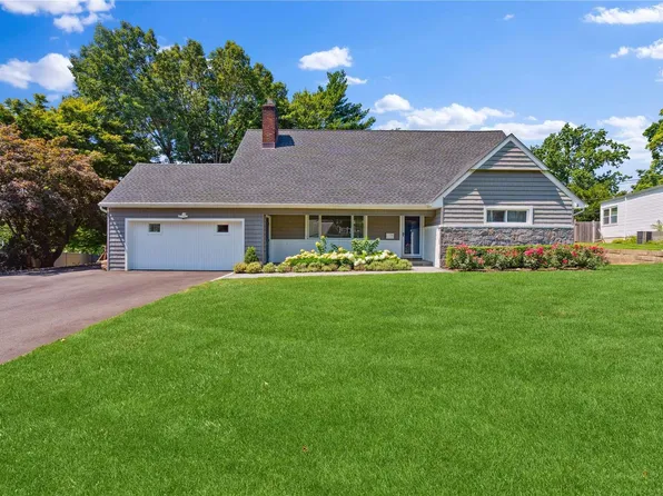 3 Stuart Drive W, Glen Cove, NY 11542