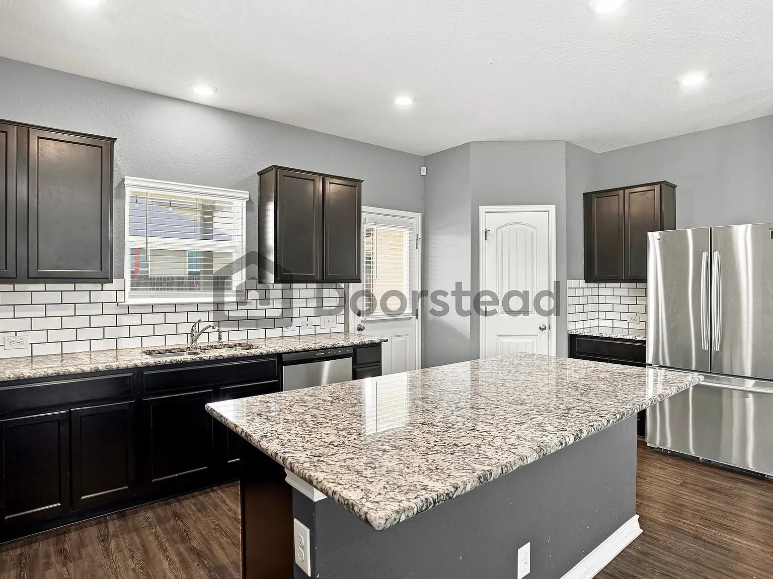 3 bed, 2.0 bath, 2050 sqft, $1,895 — Photo 4