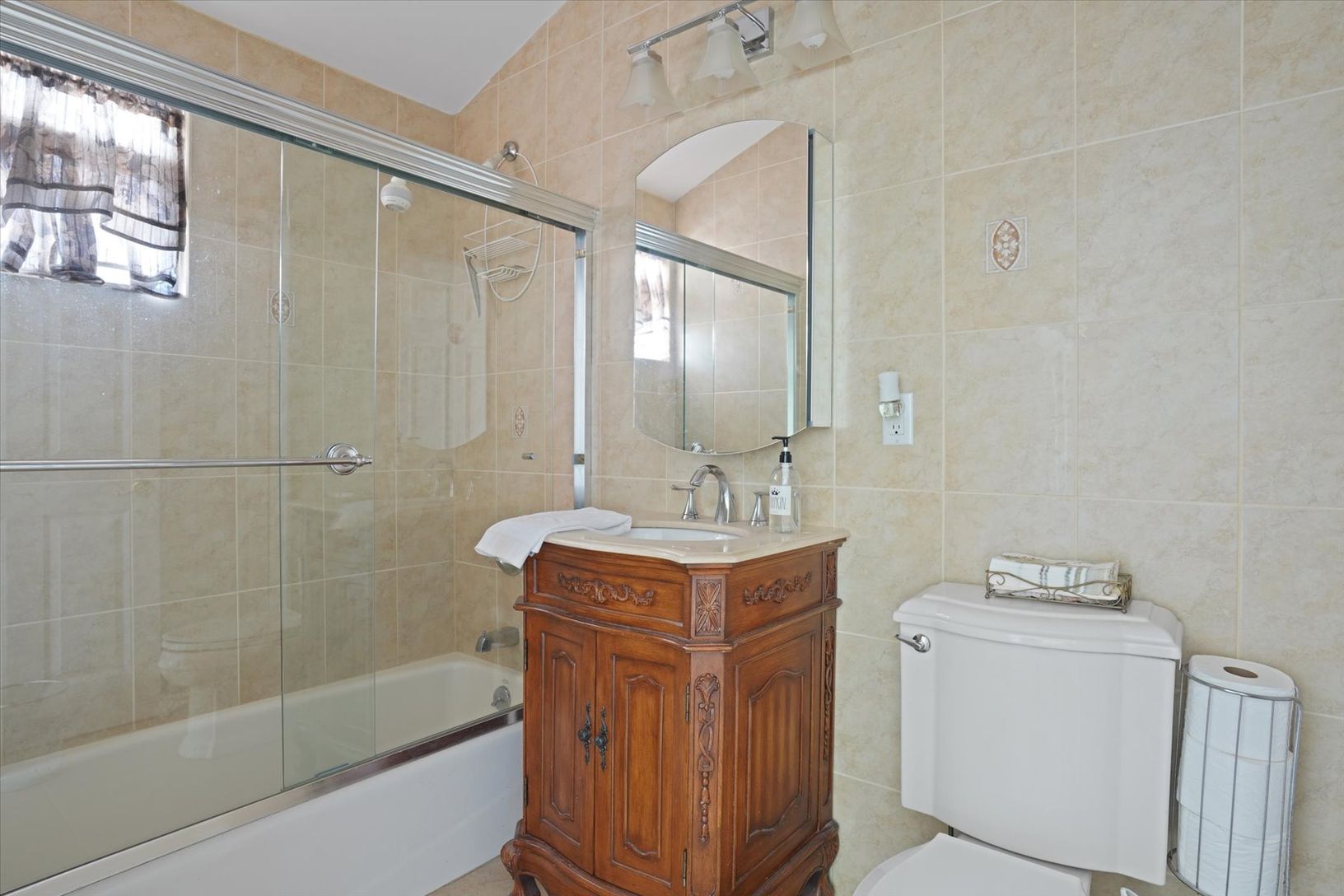  Main floor full bath