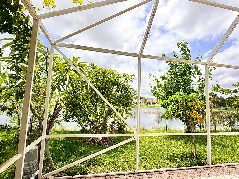 800 Stanton Dr — Photo 16