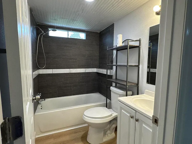 4760 Lake Ontario Dr — Photo 10